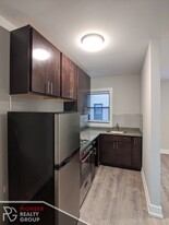 437 W Belden Ave, Unit 108 in Chicago, IL - Building Photo - Building Photo