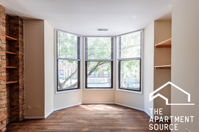 600 W Surf St, Unit 4