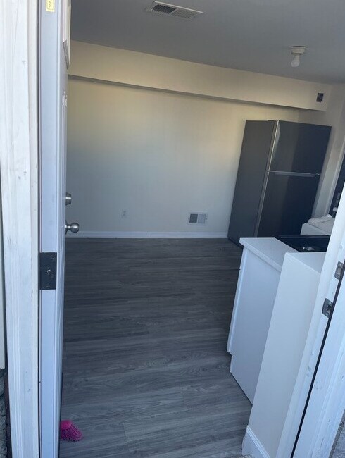 4 Pleasant Plains Ave in Staten Island, NY - Building Photo