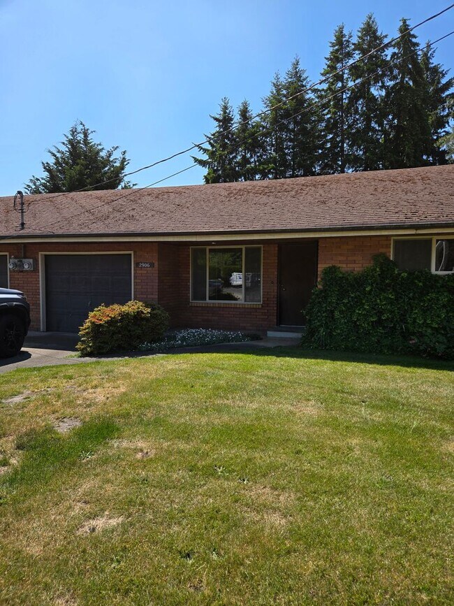 property at 2904-2906 Borst Ave
