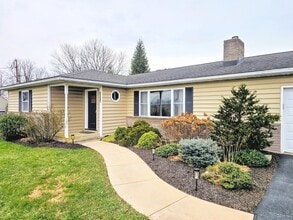 1329 Landisville Rd in Manheim, PA - Building Photo - Building Photo