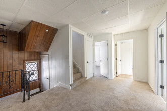 36 High St in Bristol, CT - Building Photo - Interior Photo