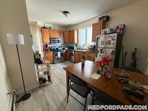 68 Winchester St in Medford, MA - Foto de edificio - Building Photo