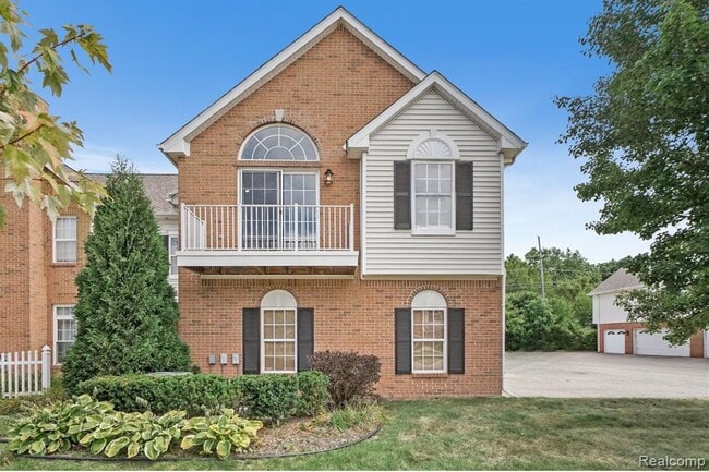 606 Olde English Cir