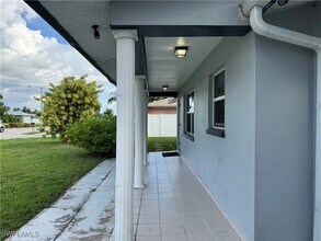 2328 Country Club Blvd in Cape Coral, FL - Building Photo - Building Photo