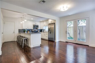 3100 Cole Ave-Unit -120 in Dallas, TX - Building Photo - Building Photo