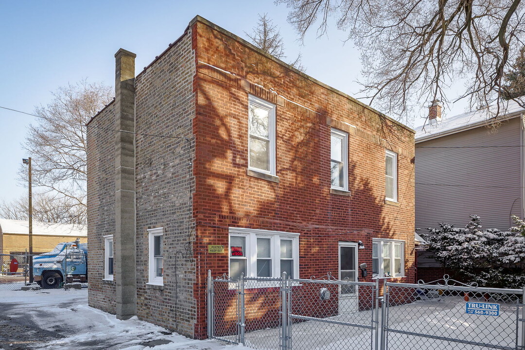 5316 N Bowmanville Ave in Chicago, IL - Building Photo