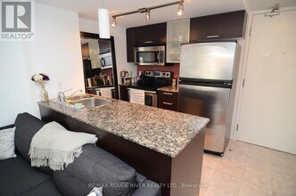 37 Grosvenor St in Toronto, ON - Building Photo - Building Photo