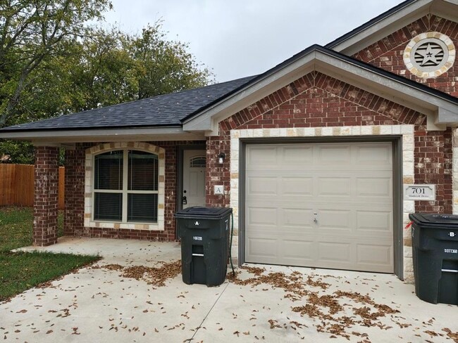 701 Sladecek Dr in Killeen, TX - Building Photo - Building Photo