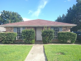 6204 Mitchell Ave in Metairie, LA - Building Photo