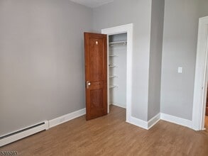 22 Van Dyke St in Wallington, NJ - Building Photo - Building Photo