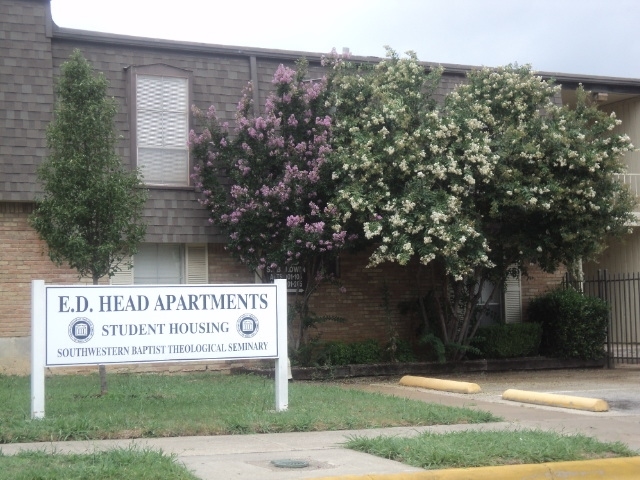 Vista del Sol in Fort Worth, TX - Foto de edificio