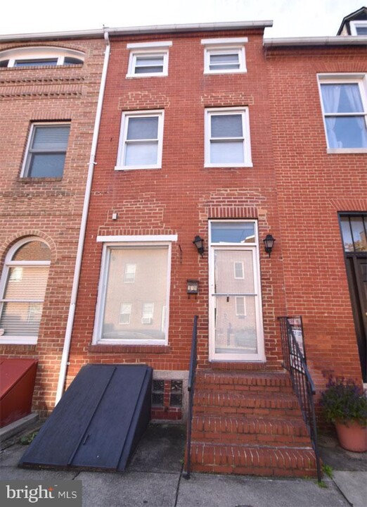 919 Stiles St, Unit Luxury First Floor Front in Baltimore, MD - Building Photo