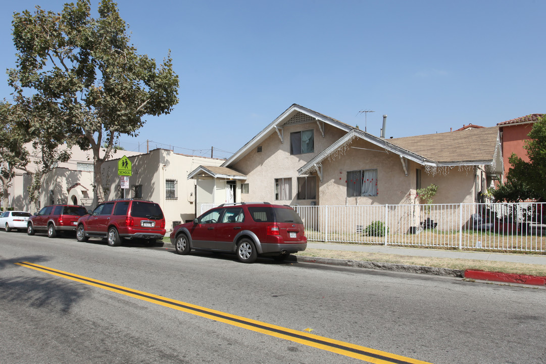 2671 Clarendon Ave in Huntington Park, CA - Building Photo