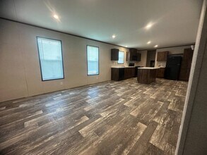 14876 Washington Rd in West Burlington, IA - Building Photo - Building Photo