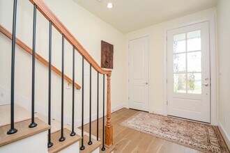 8745 Park Kolbe Ln in Houston, TX - Building Photo - Building Photo