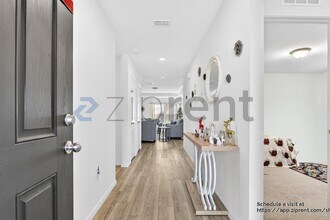 2301 Vlg Crk Ln in Denton, TX - Foto de edificio - Building Photo