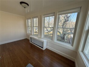 1 Bartlett Ct in Newport, RI - Building Photo - Building Photo