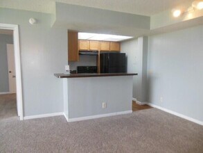 734 Executive Center Dr in West Palm Beach, FL - Building Photo - Building Photo