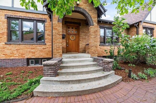 property at 426 S Race St