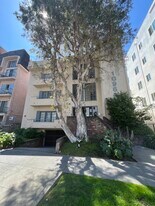 10964 Wellworth Ave in Los Angeles, CA - Building Photo