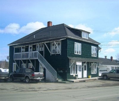 331 W Main St in Fort Kent, ME - Foto de edificio