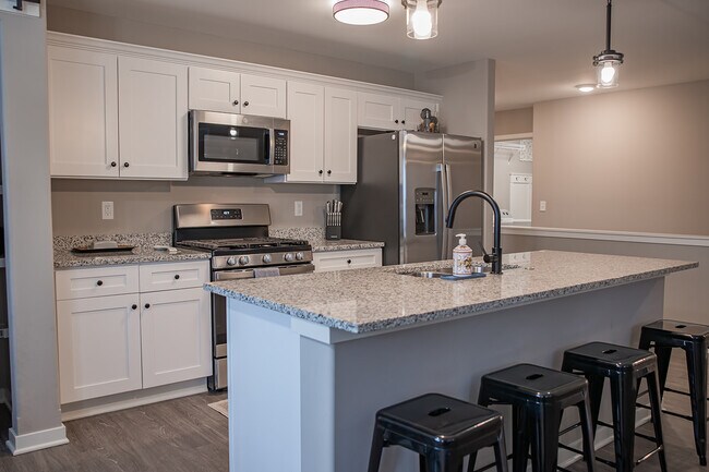 3120 Shanes Way in Bettendorf, IA - Foto de edificio - Building Photo