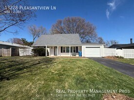 13228 Pleasantview Ln in Fairfax, VA - Building Photo