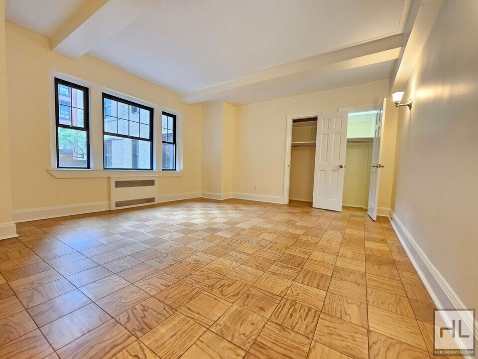 Studio Apartment in West Village | 2nd Flo in New York, NY - Building Photo