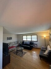 2437 Vaughn Dr in Manhattan, KS - Building Photo - Building Photo