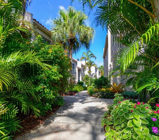 5218 NE 6th Ave in Fort Lauderdale, FL - Building Photo - Building Photo