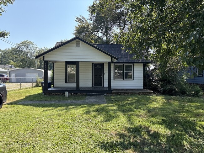 1316 West End Ave in Chattanooga, TN - Building Photo - Building Photo