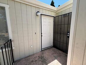 8936 Rancho Grande Ct in Elk Grove, CA - Building Photo - Building Photo