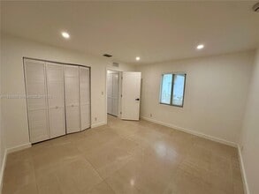 1921 Harding St in Hollywood, FL - Building Photo - Building Photo