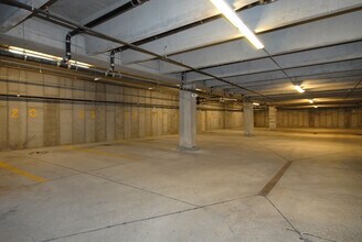 1009 Southland Ln in Brookings, SD - Building Photo - Building Photo