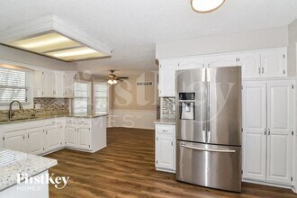 1432 E Sheridan Bridge Ln in Olathe, KS - Building Photo - Building Photo