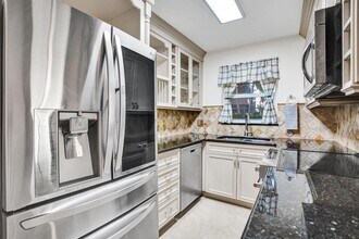 1050 NW 13th St in Boca Raton, FL - Building Photo - Building Photo