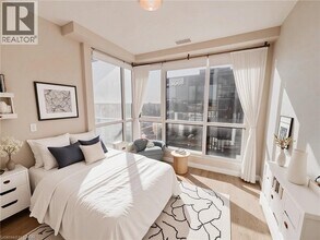 100 Garment St in Kitchener, ON - Building Photo - Building Photo