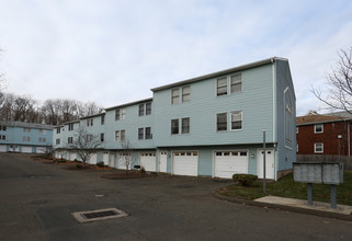 Campbell Avenue Apartments in West Haven, CT - Building Photo - Building Photo