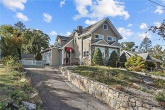 33 Sycamore Rd in Mahopac, NY - Building Photo - Building Photo