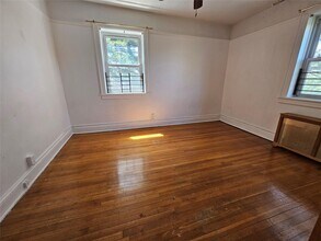 30 Shipherd Ave in Lynbrook, NY - Building Photo - Building Photo