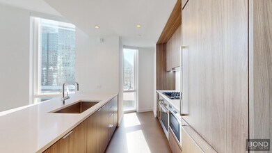 675 W 59th St in New York, NY - Building Photo - Building Photo