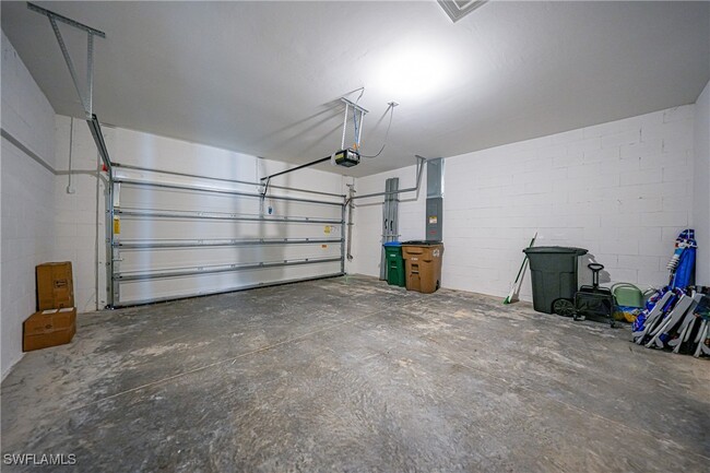 property at 667 Parkshore Lk Ave