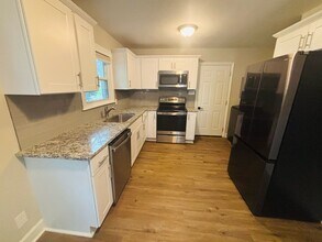 626 S Hoover Rd in Durham, NC - Building Photo - Building Photo