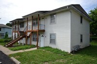 216 SE Wingate St in Lee's Summit, MO - Foto de edificio - Building Photo