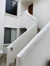 303 Coast S Blvd, Unit 13 in San Diego, CA - Foto de edificio - Building Photo