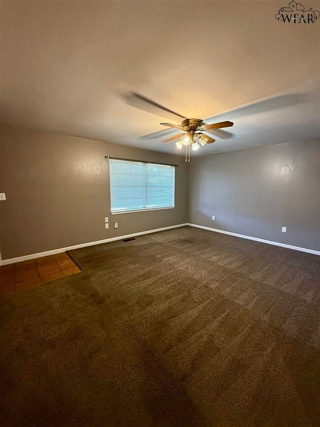 1210 Clover Dr in Burkburnett, TX - Building Photo - Building Photo