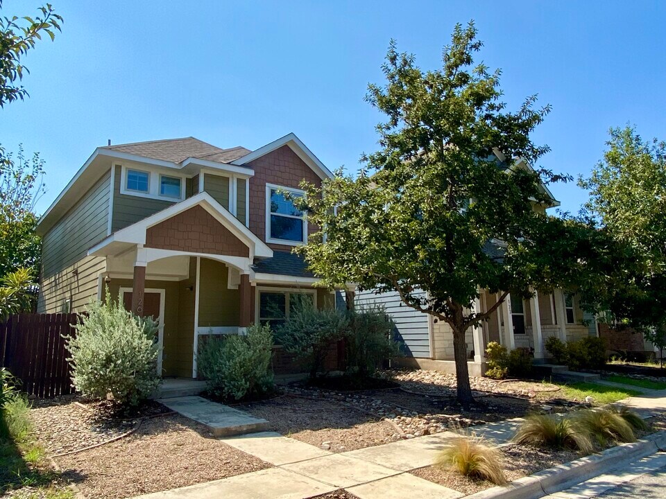 126 Preston Trl in San Marcos, TX - Building Photo
