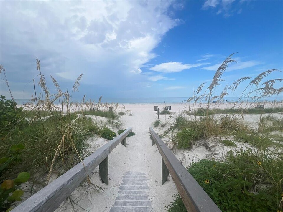 1800 Pass a Grille Way in St Pete Beach, FL - Building Photo