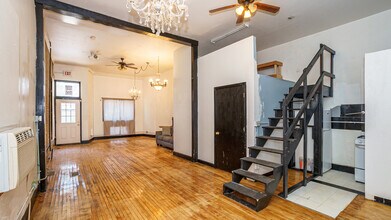 2230 W Belmont Ave-Unit -1 in Chicago, IL - Building Photo - Building Photo